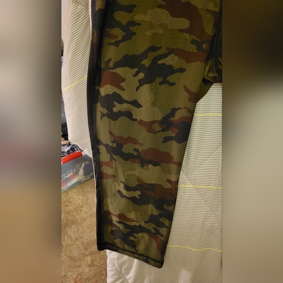 Athletic Works Camo Capri Pants XXL - Picture 2 of 4